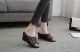 Elegant Non-slip Plastic Fashion Outdoor Wear Thick Soles Wedge Sandals