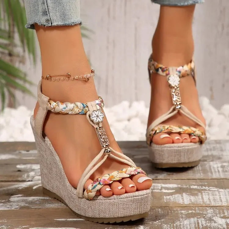Beach Style Slip-On Mesh Thick Sole Clip Toe Design High Heels Sandals