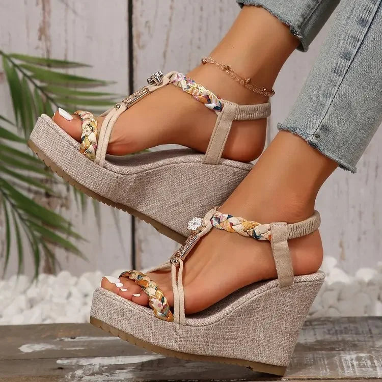 Beach Style Slip-On Mesh Thick Sole Clip Toe Design High Heels Sandals