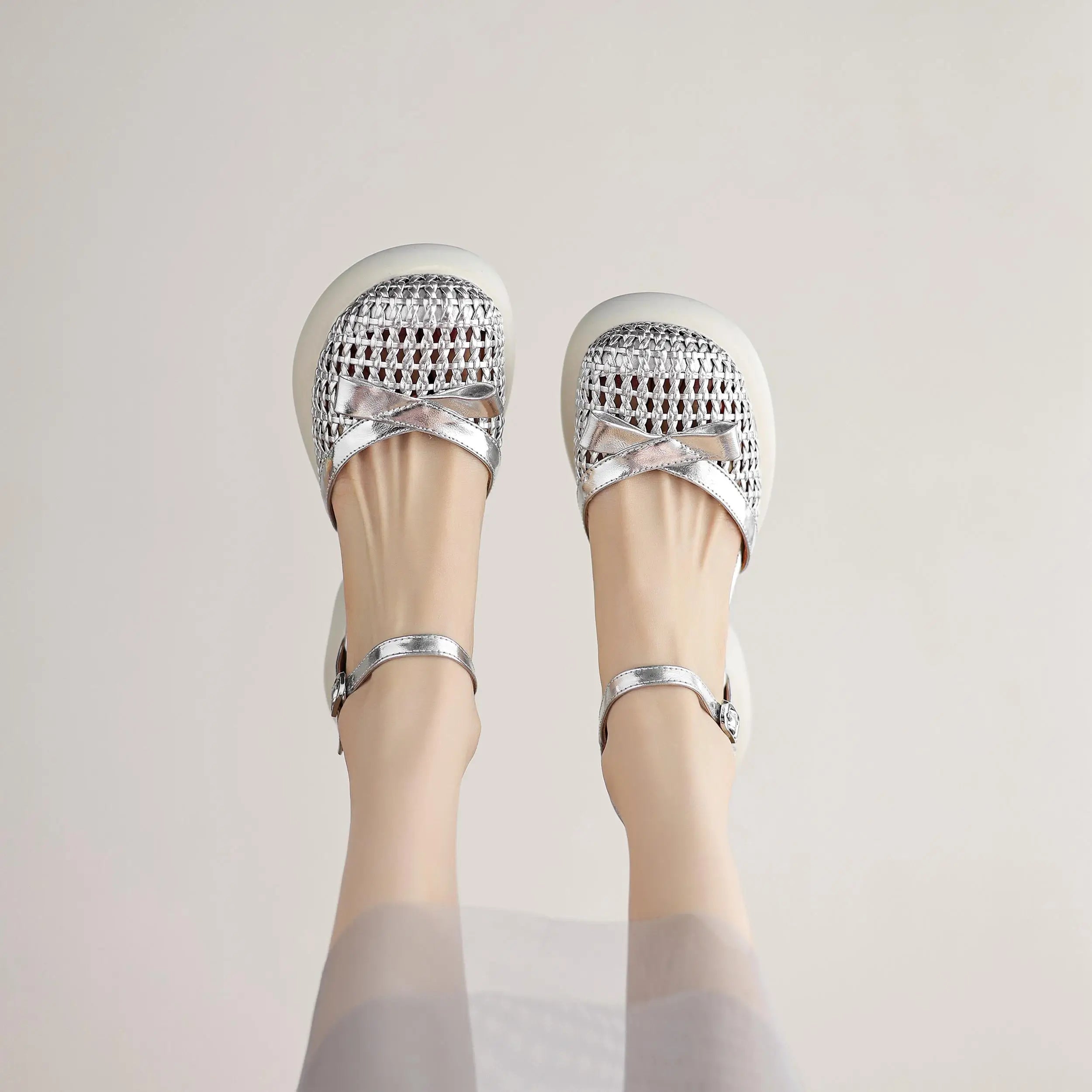 Butterfly-knot Straw Weaving Round Toe Thick Bottom Breathable Sandals