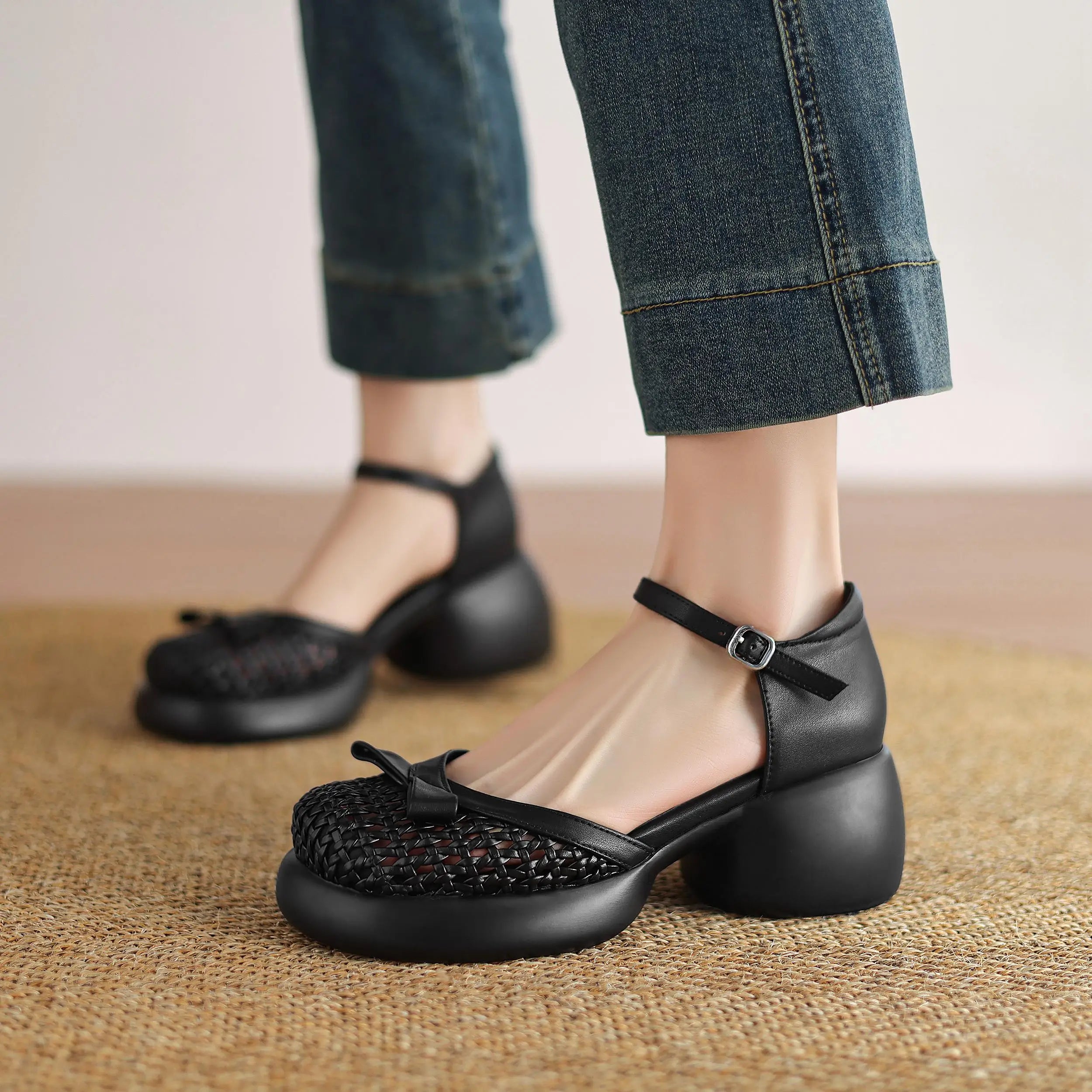 Butterfly-knot Straw Weaving Round Toe Thick Bottom Breathable Sandals