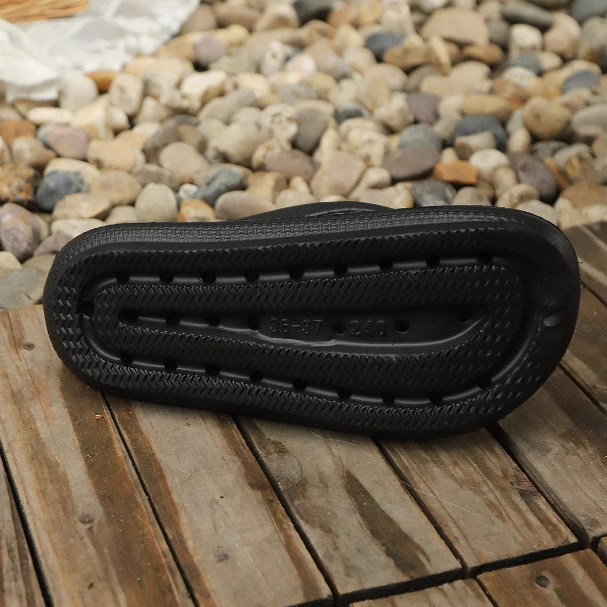 Casual Basic Versatile Comfort Soft Sole Flip-Flop Beach Style Slippers