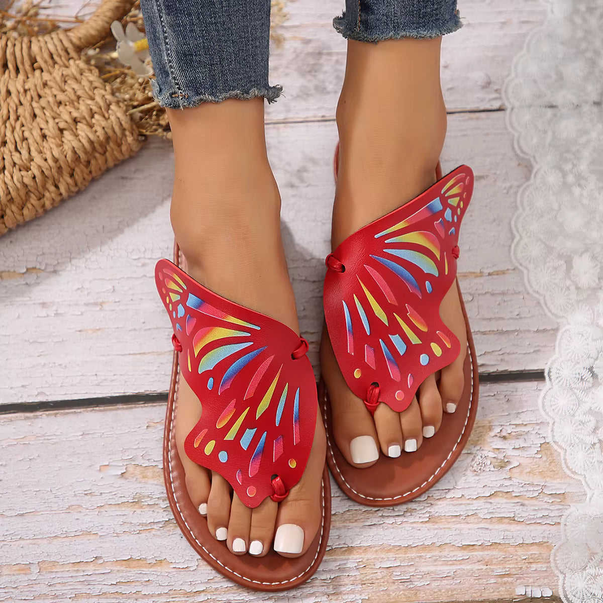 Casual Butterfly Graffiti Lightweight Anti Slip Flat Bottom Flip Flops Outdoor Beach Slippers