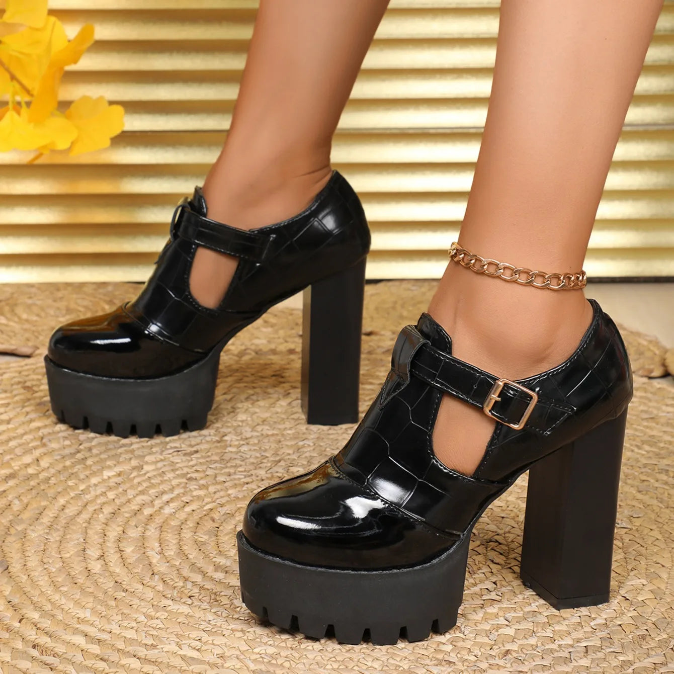 Casual Comfortable Designer Round Head Deep Mouth Thick Heel Shoes