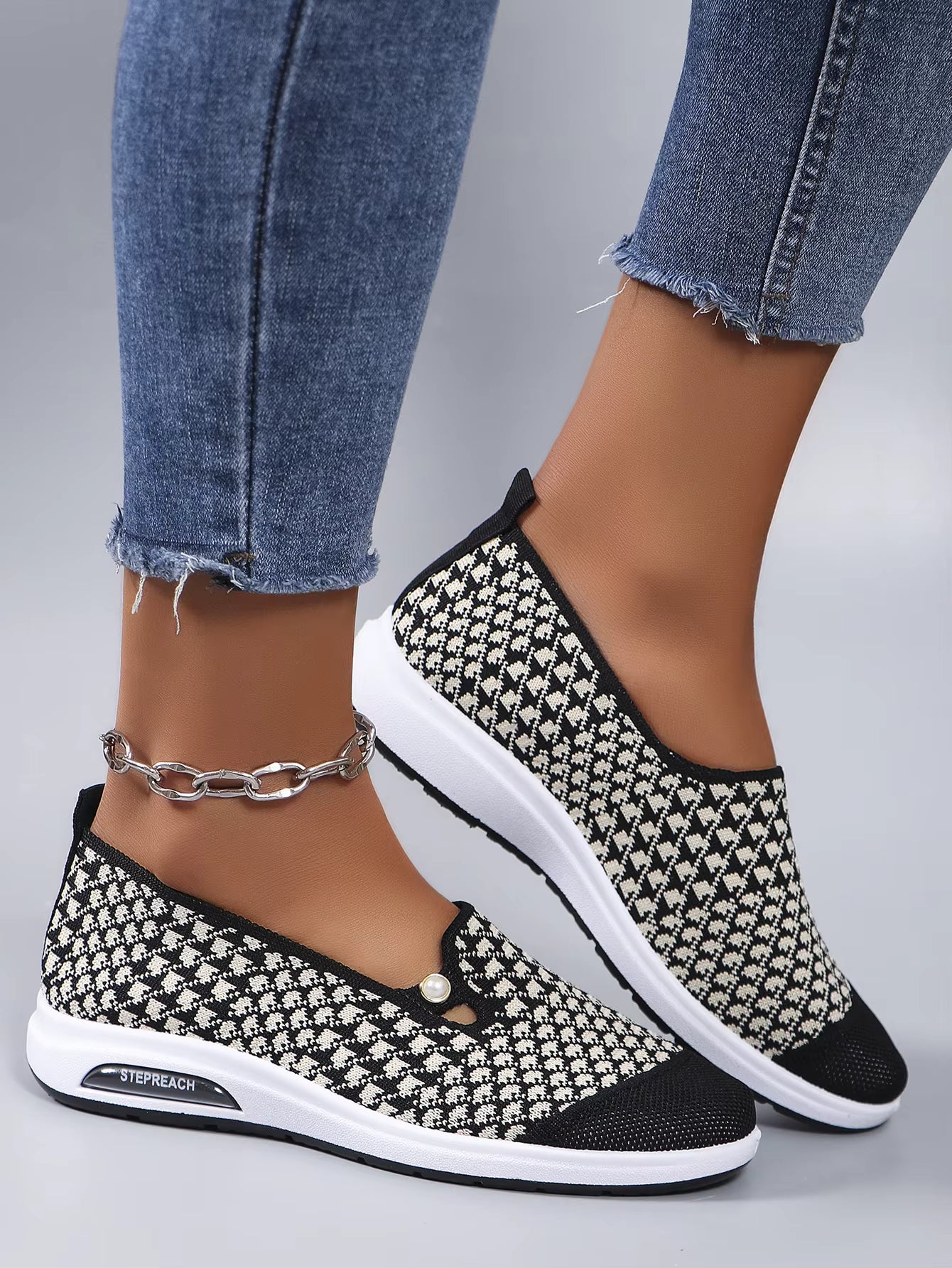 Casual Fashionable Breathable Lightweight Non-Slipwear-Resistant Sports Shoes