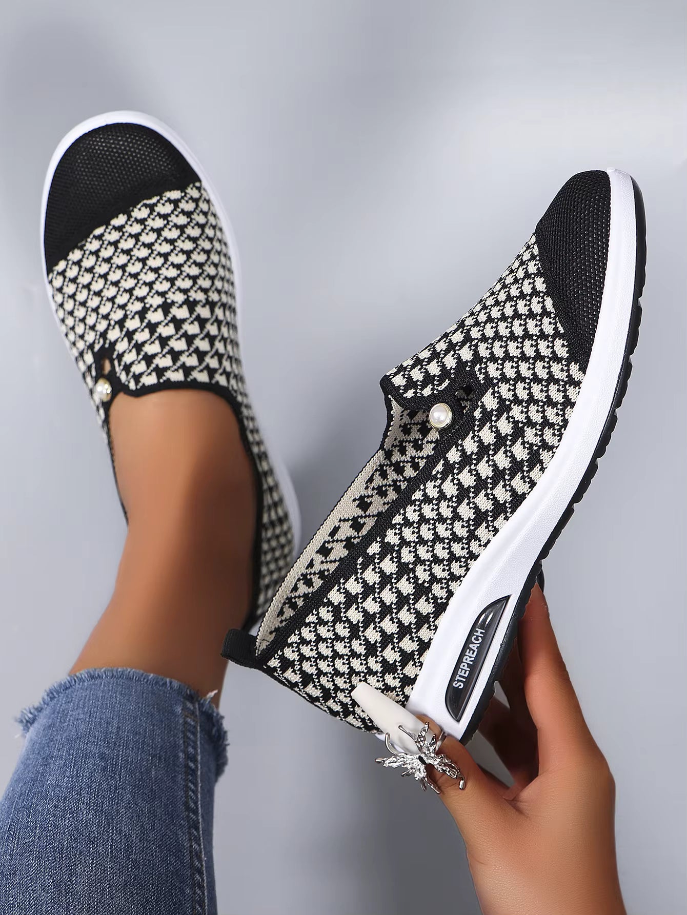 Casual Fashionable Breathable Lightweight Non-Slipwear-Resistant Sports Shoes