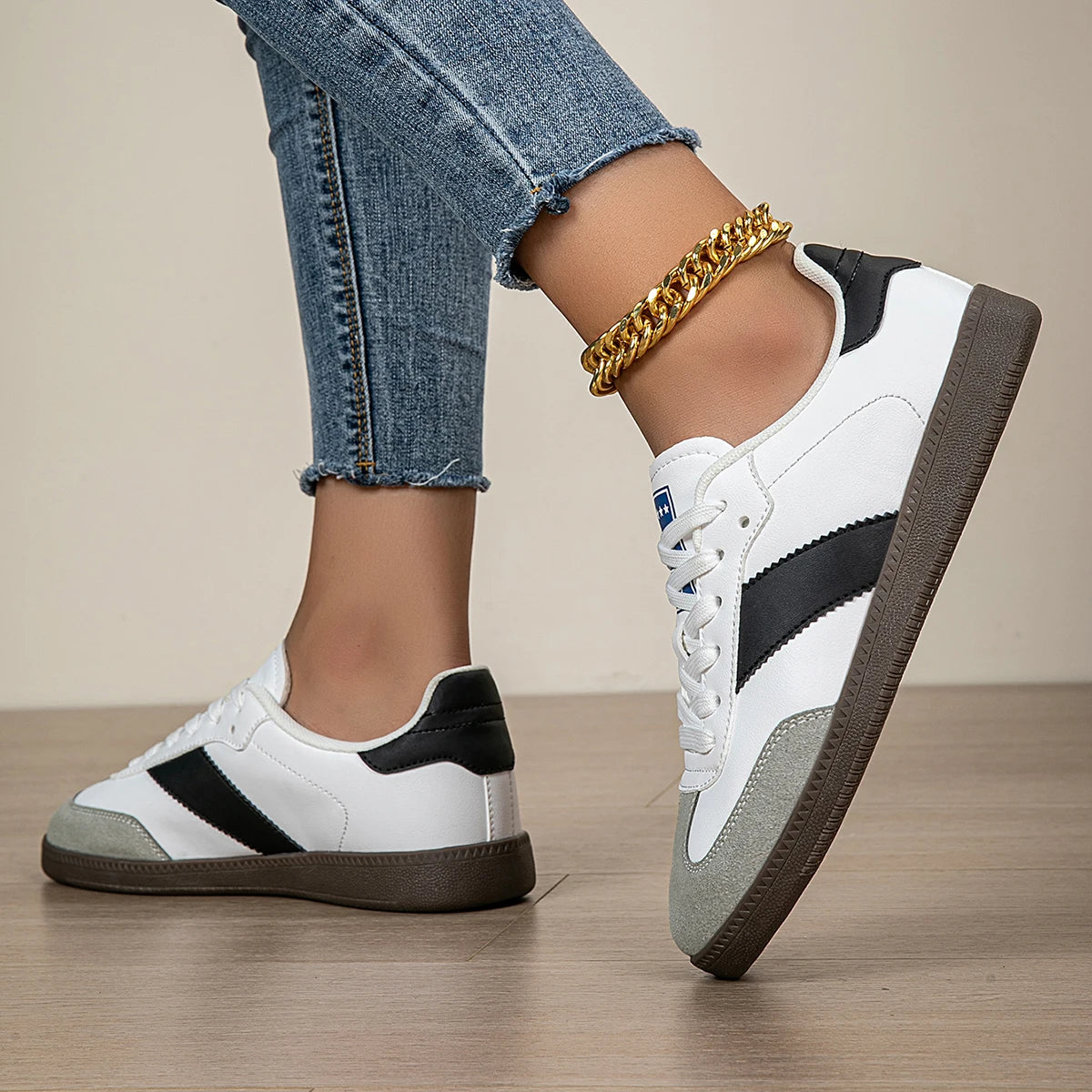 Casual Lightweight Round Toe Non-Slip Lace-Up Low Heel Sports Shoes