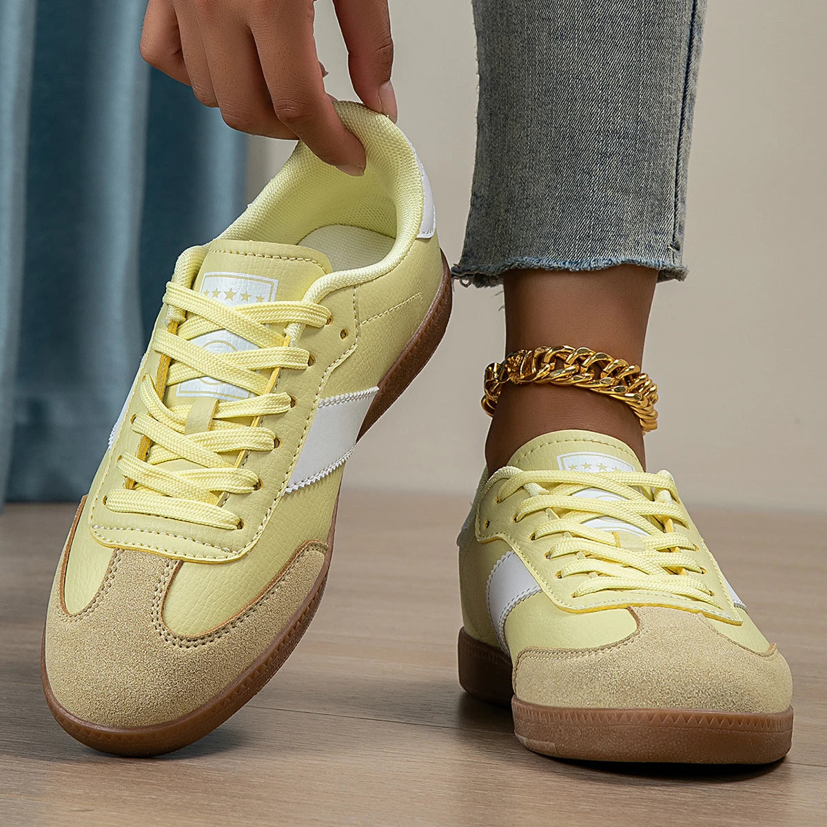 Casual Lightweight Round Toe Non-Slip Lace-Up Low Heel Sports Shoes