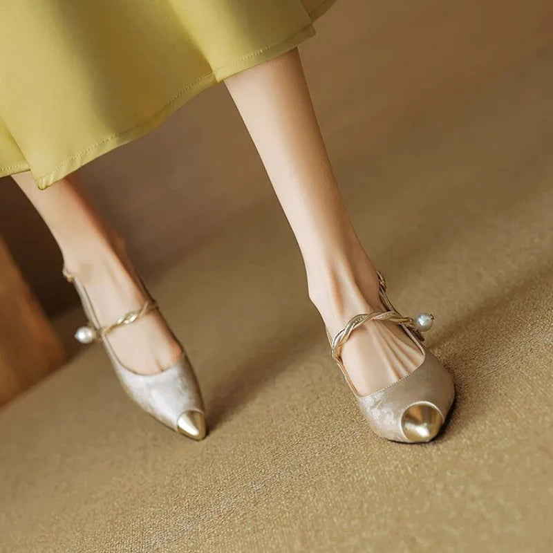 Casual Buckle Toe Temperament Pearl Low Heel Sandals