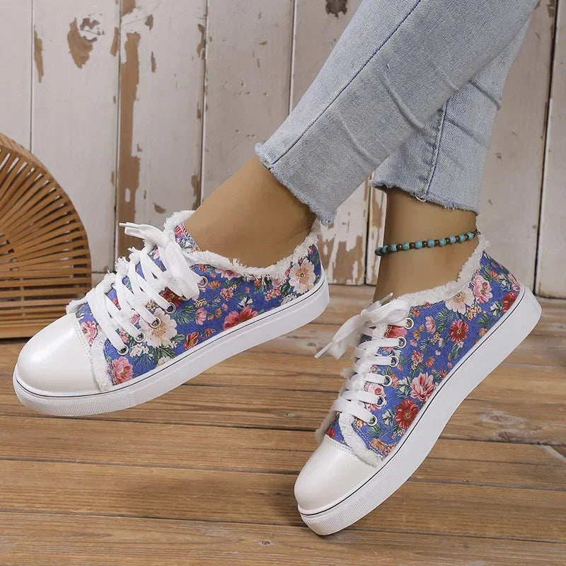 Casual Lace-up Skull Bat Pattern Up Breathable Flat Shoe
