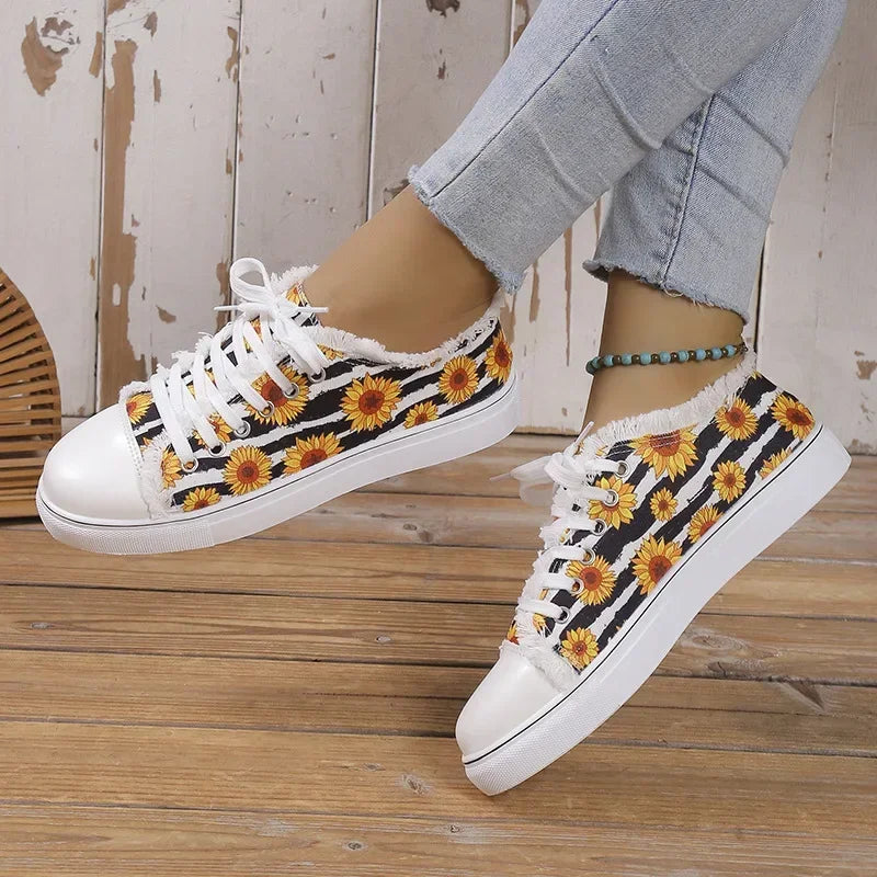 Casual Lace-up Skull Bat Pattern Up Breathable Flat Shoe