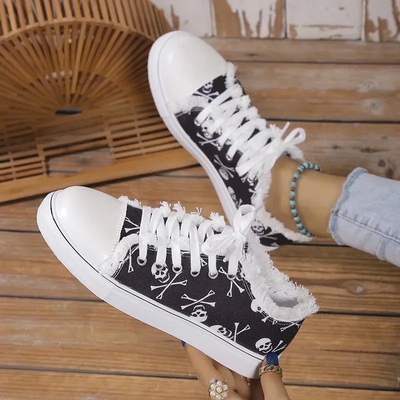 Casual Lace-up Skull Bat Pattern Up Breathable Flat Shoe