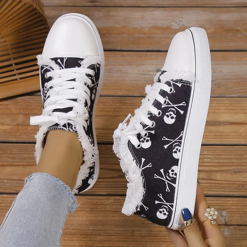 Casual Lace-up Skull Bat Pattern Up Breathable Flat Shoe