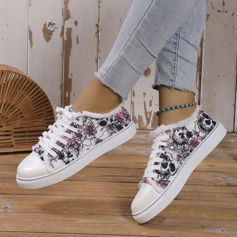 Casual Lace-up Skull Bat Pattern Up Breathable Flat Shoe