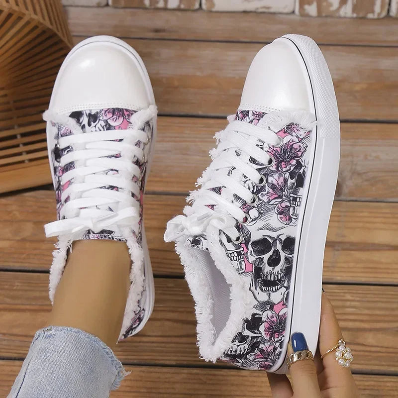 Casual Lace-up Skull Bat Pattern Up Breathable Flat Shoe