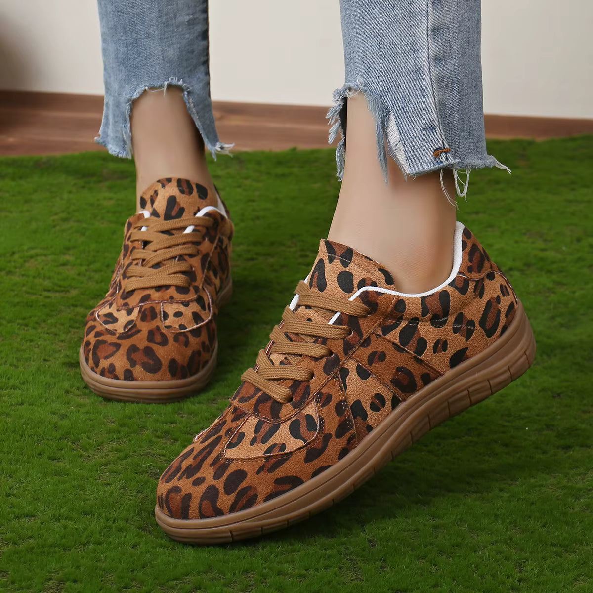 Leopard Print Flat Sneakers Lightweight Non Slip Running Shoes