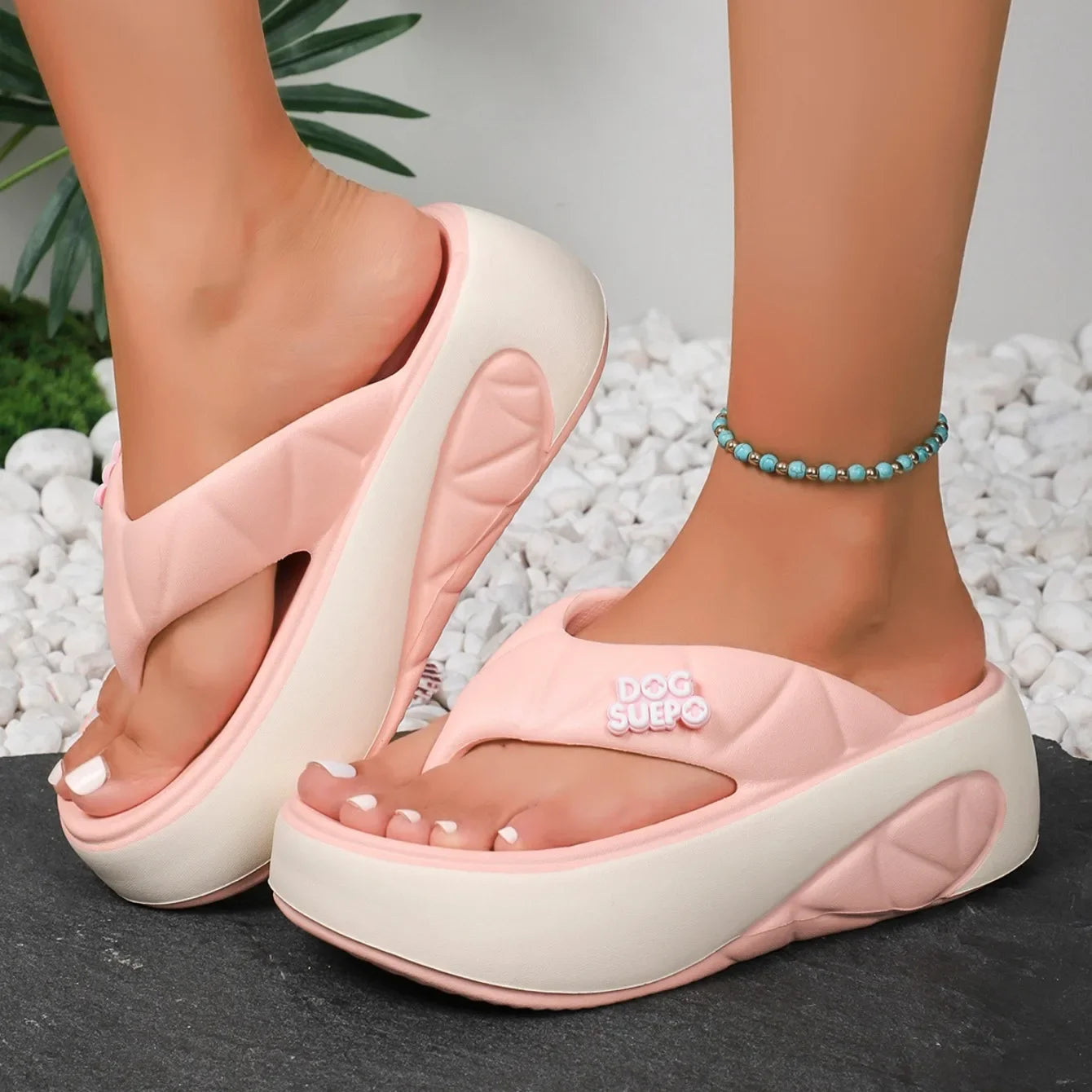 Comfortable Lightweight Shallow Outdoor Beach Style Platform Flip Flops Slippers