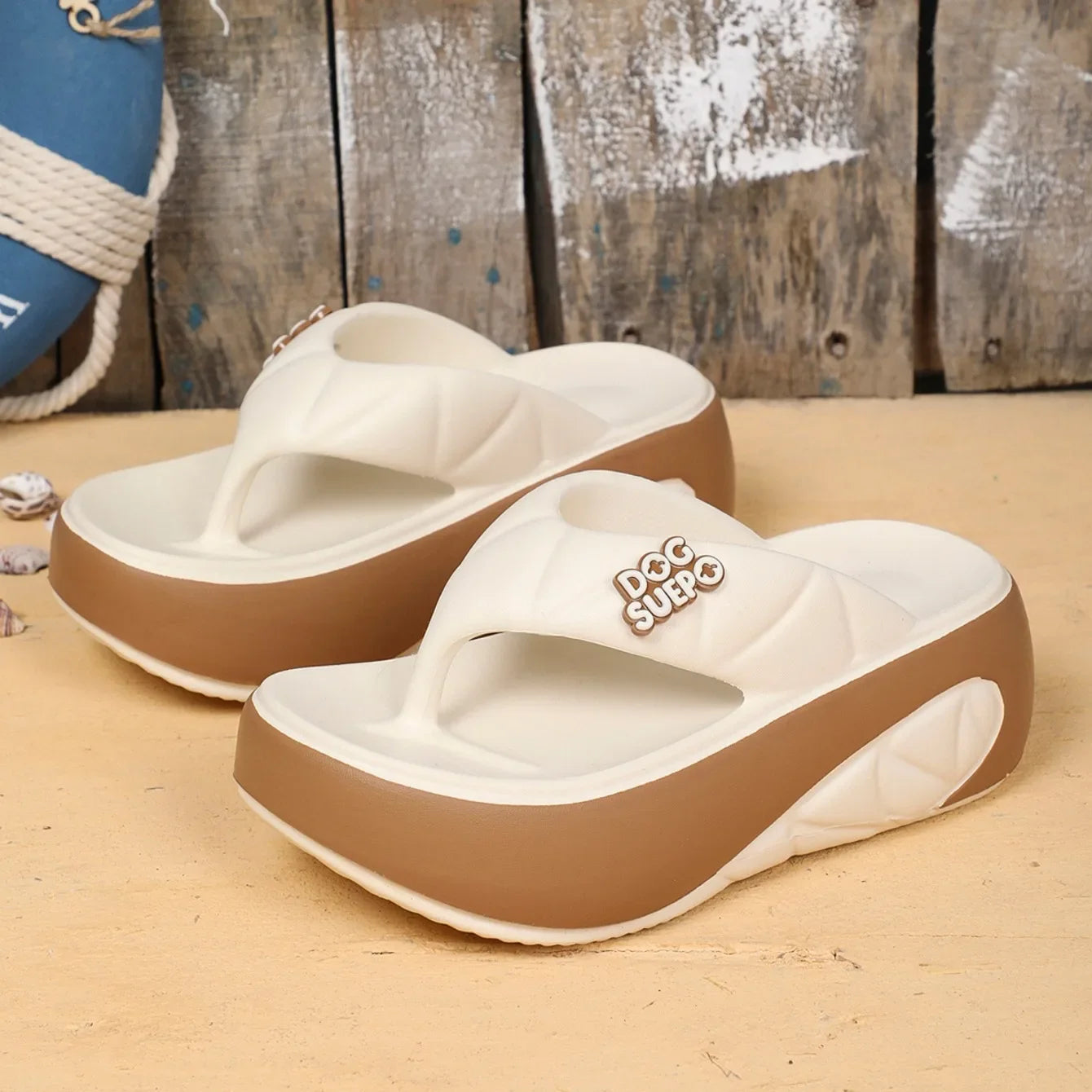 Comfortable Lightweight Shallow Outdoor Beach Style Platform Flip Flops Slippers