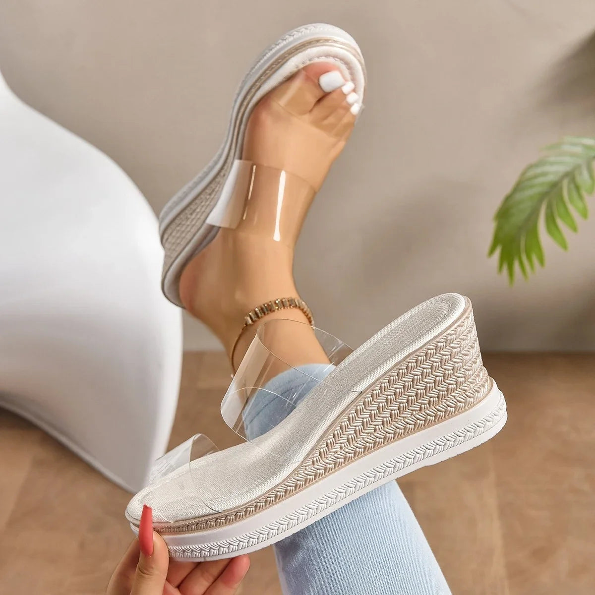 Comfortable Round Toe Transparent Lightweight Non-slip Slippers
