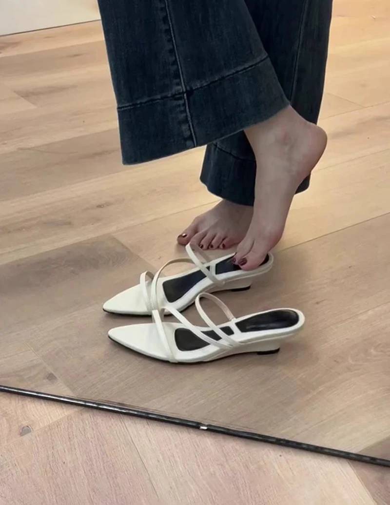 Concise Gladiator Narrow Band Open Toe Slide Ladies Thick Heel Sandals