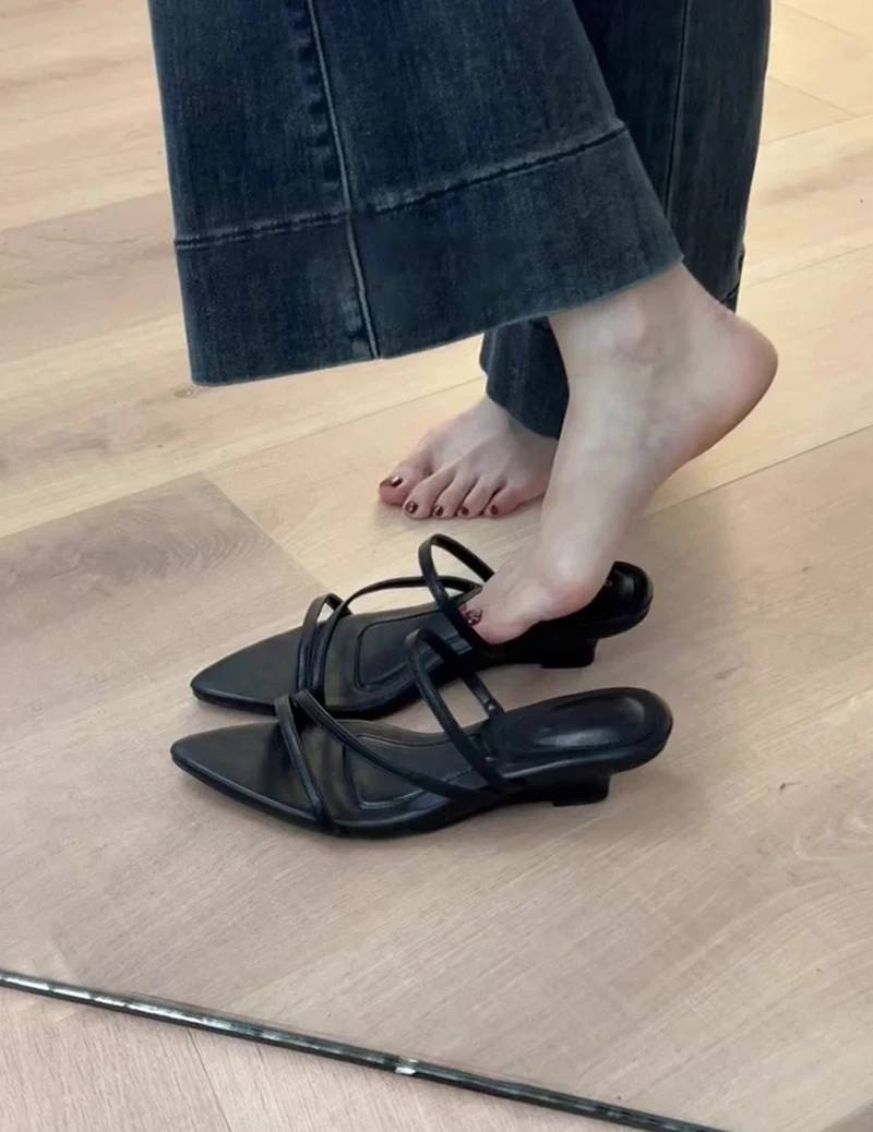 Concise Gladiator Narrow Band Open Toe Slide Ladies Thick Heel Sandals