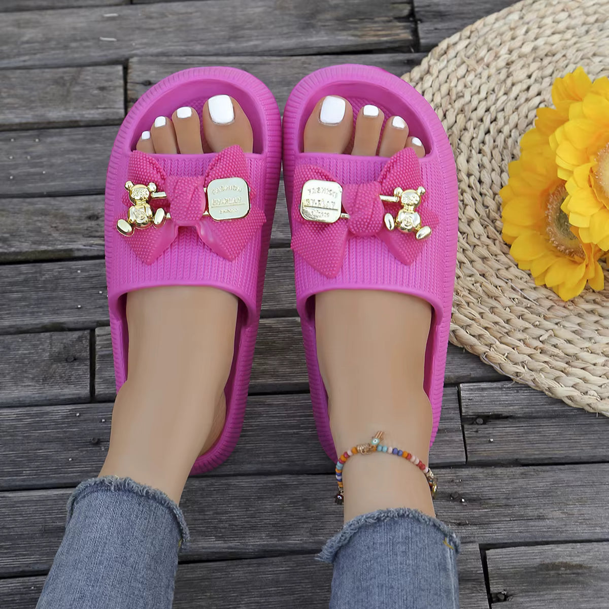 ElegaAdorable Metallic Bear Bow Decor Slip-On slippers