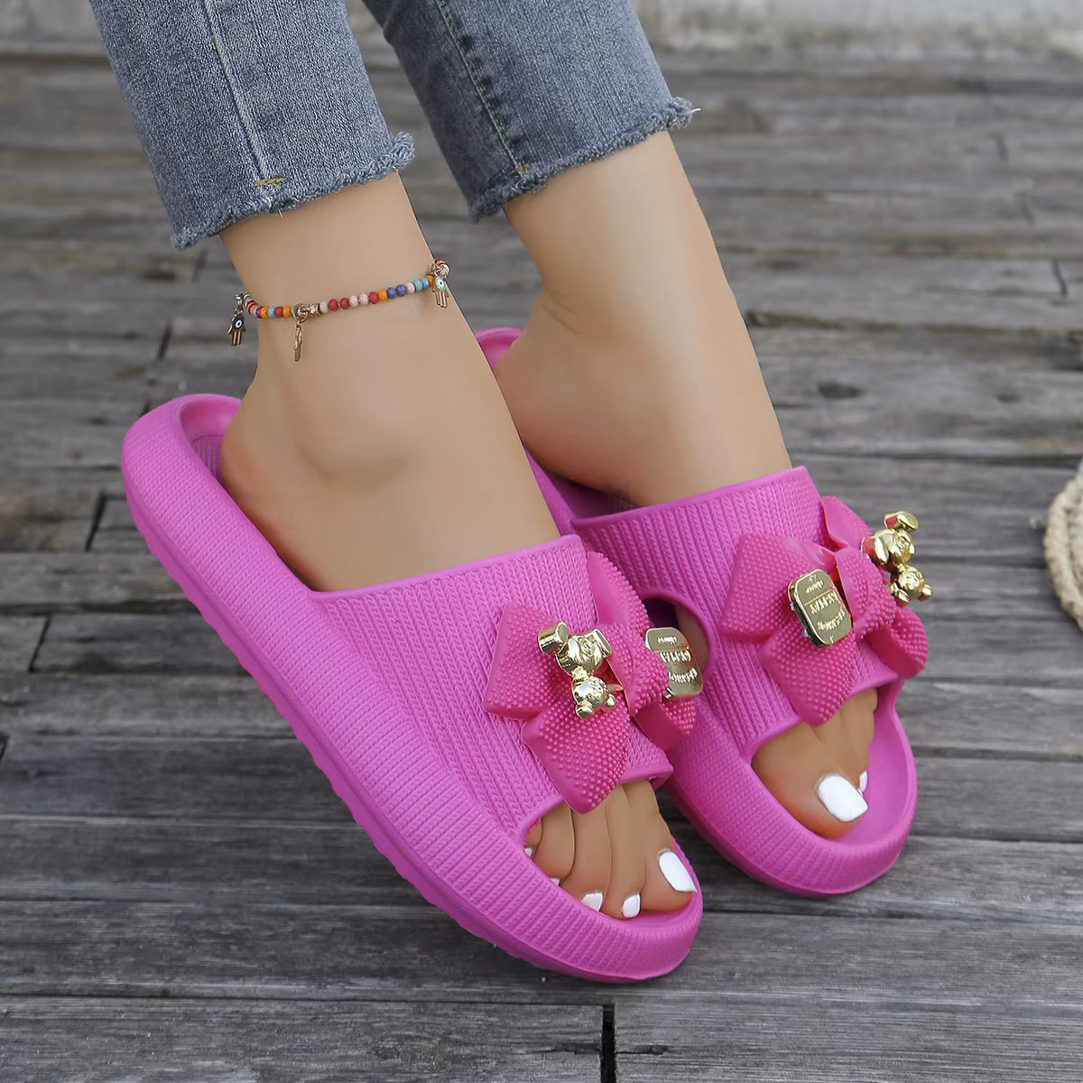 ElegaAdorable Metallic Bear Bow Decor Slip-On slippers