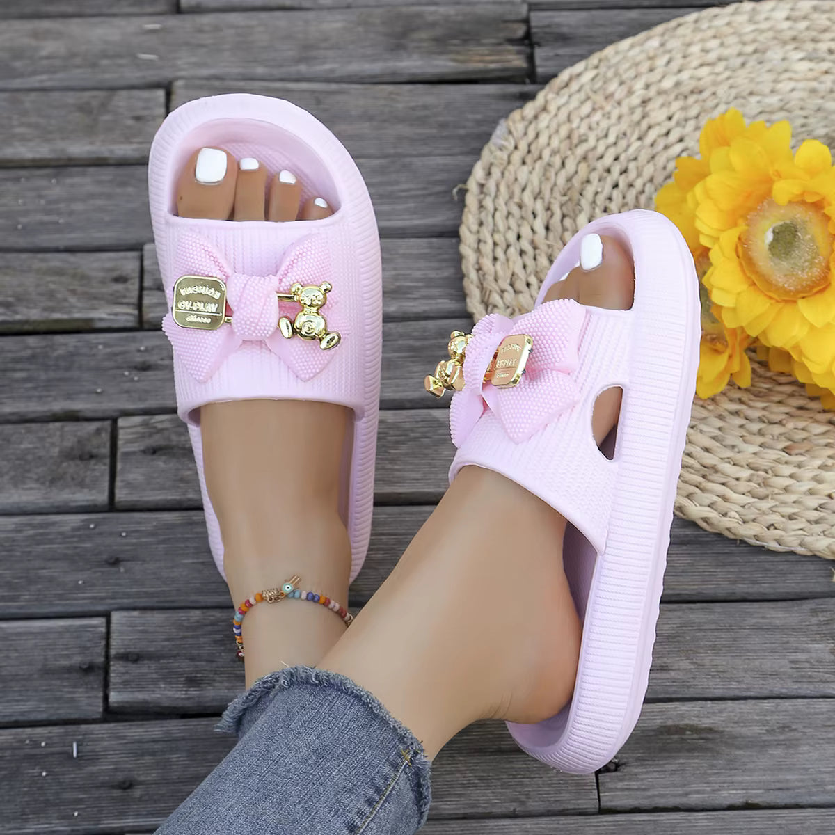 ElegaAdorable Metallic Bear Bow Decor Slip-On slippers