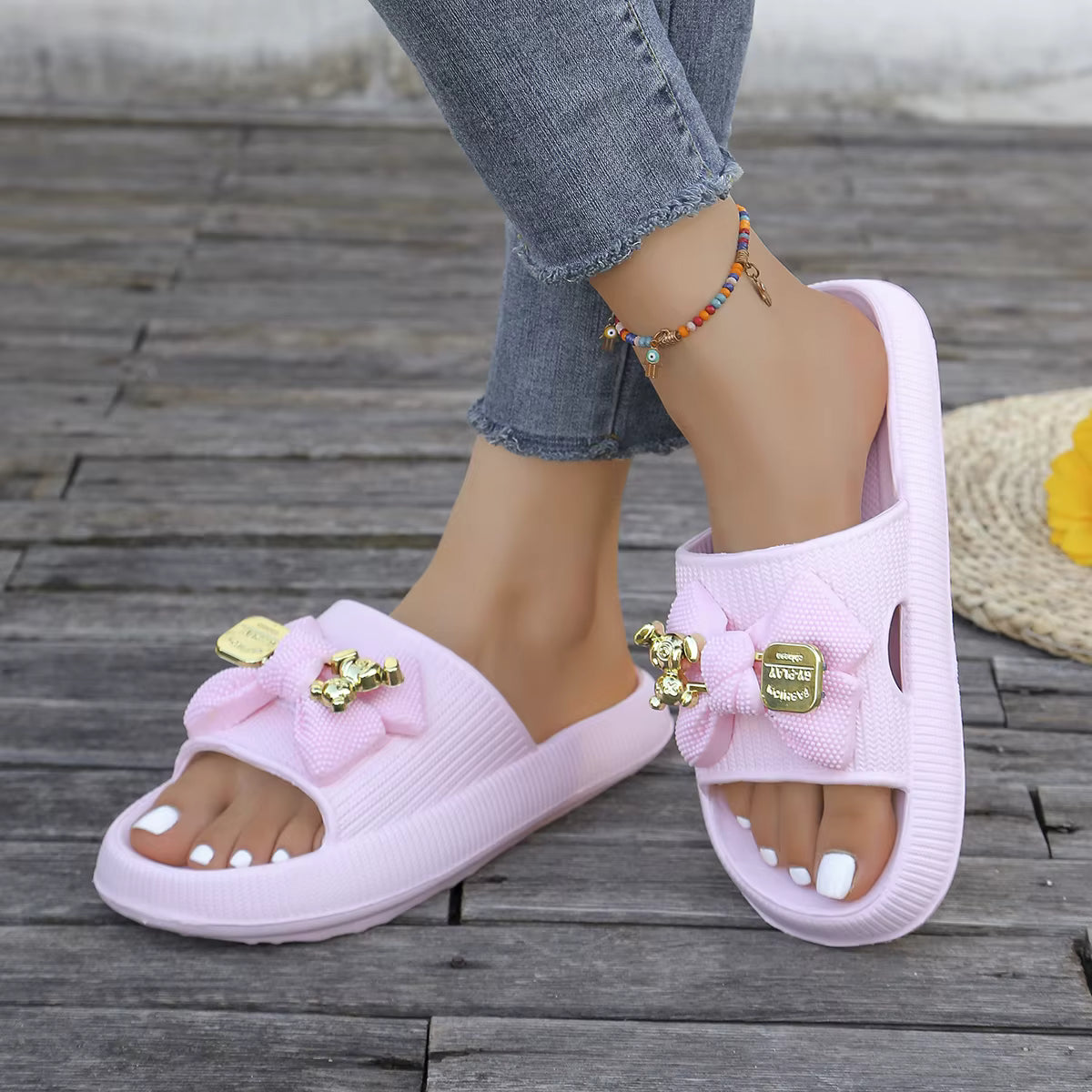 ElegaAdorable Metallic Bear Bow Decor Slip-On slippers