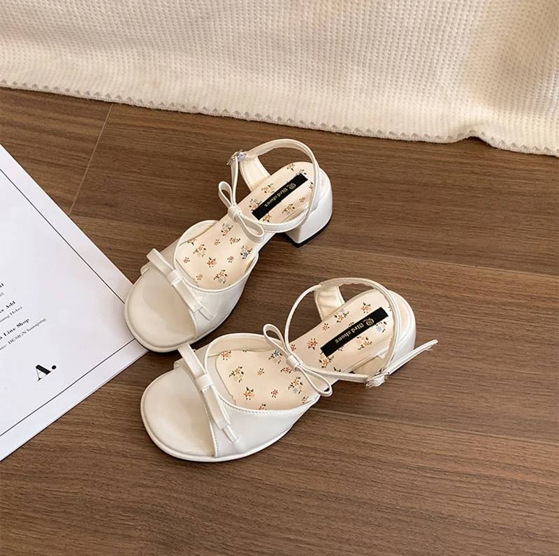 Elegant Butterfly-knot Gladiator Buckle Strap Thick Heel Floral Sandals