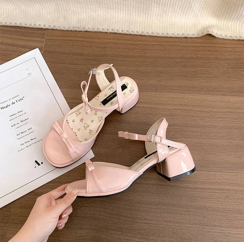 Elegant Butterfly-knot Gladiator Buckle Strap Thick Heel Floral Sandals