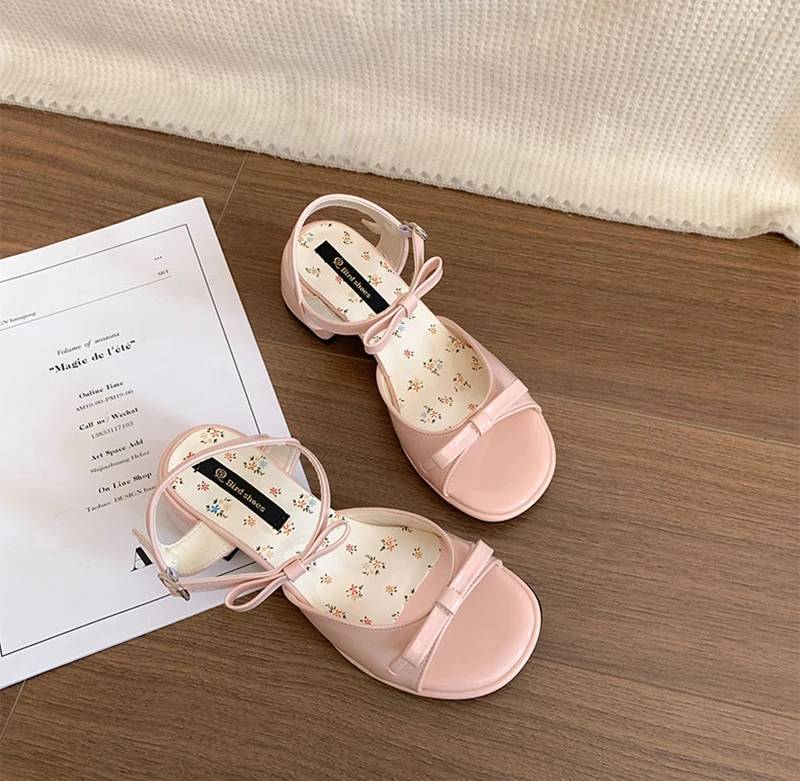 Elegant Butterfly-knot Gladiator Buckle Strap Thick Heel Floral Sandals