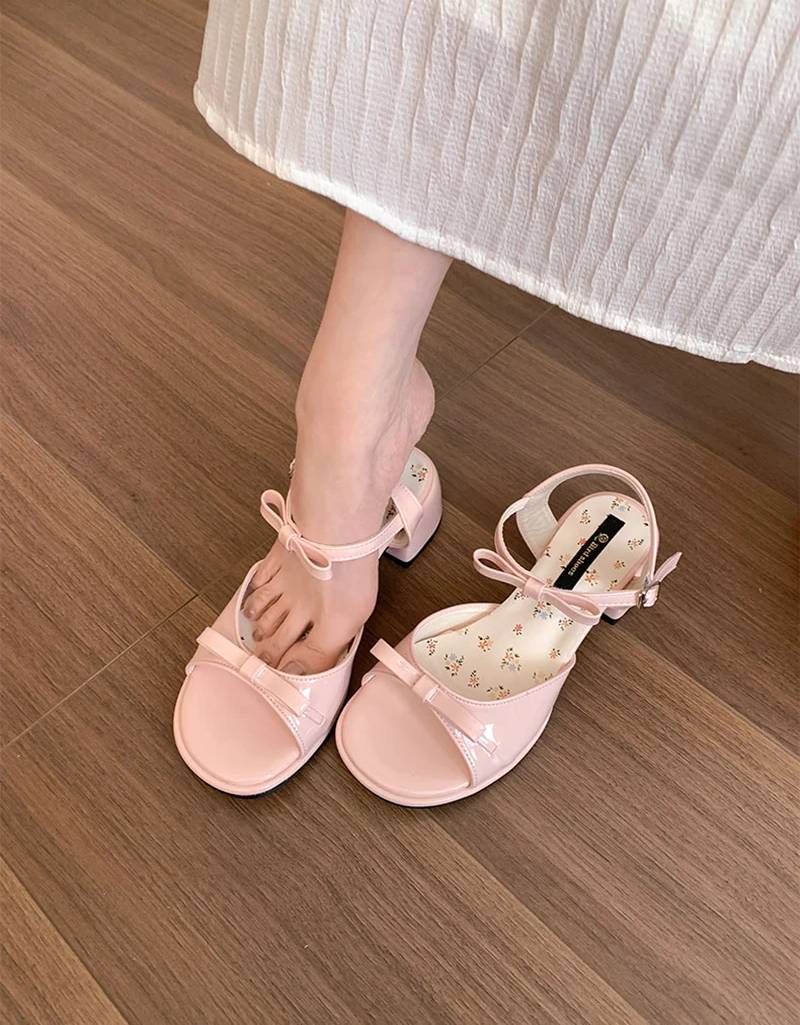 Elegant Butterfly-knot Gladiator Buckle Strap Thick Heel Floral Sandals