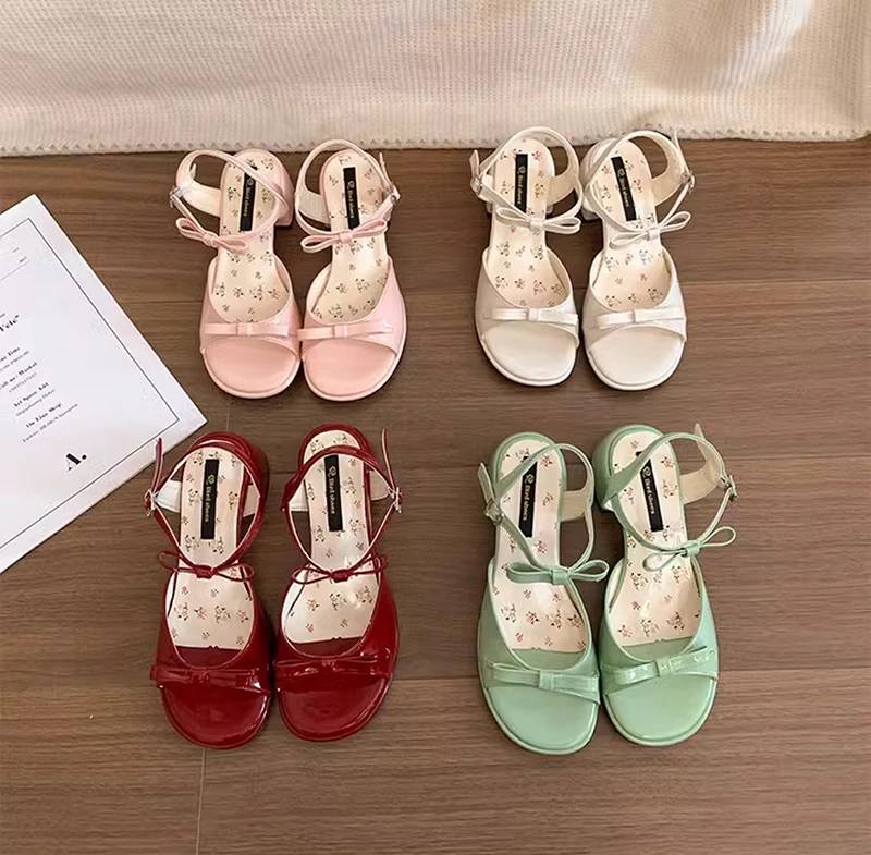 Elegant Butterfly-knot Gladiator Buckle Strap Thick Heel Floral Sandals