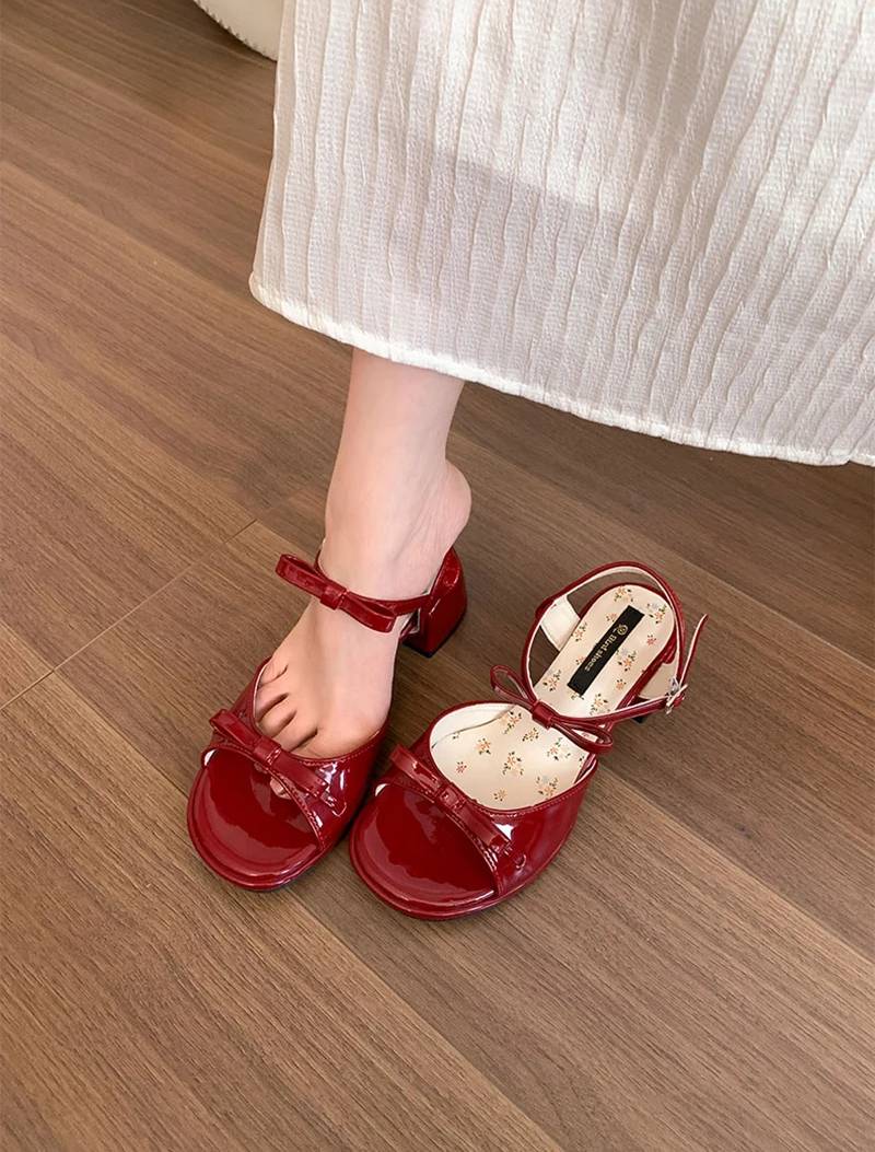Elegant Butterfly-knot Gladiator Buckle Strap Thick Heel Floral Sandals