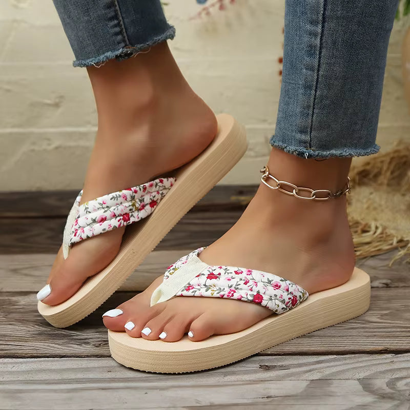 Elegant Comfortable Outdoor Latex Foam Floral Flat Flip Flops