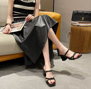Elegant Fashion Bare Toed Square Head Mid-heel Pleated Chunky Sandals