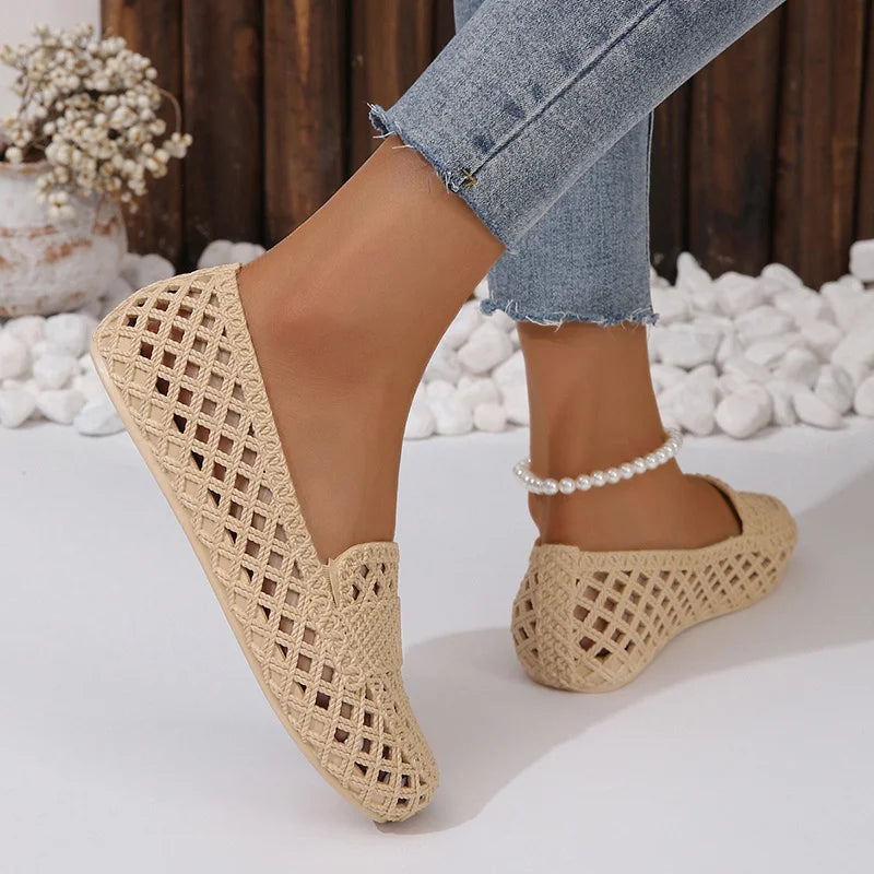Elegant Fashionable and Comfortable Flat-soled Toe-cap Sandals