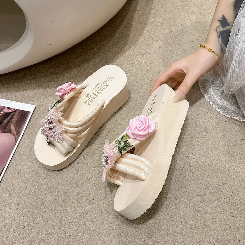 Elegant Flower Embroidered Resistant Thick Soled Flip Flops Sandals