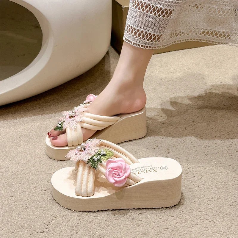 Elegant Flower Embroidered Resistant Thick Soled Flip Flops Sandals