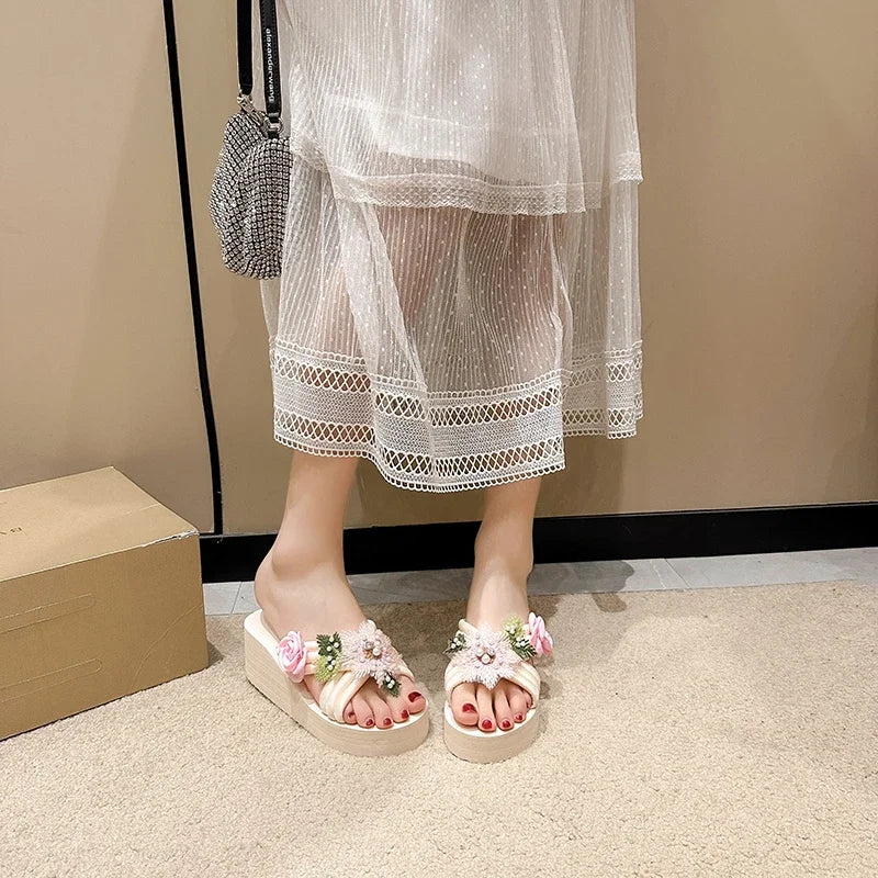 Elegant Flower Embroidered Resistant Thick Soled Flip Flops Sandals