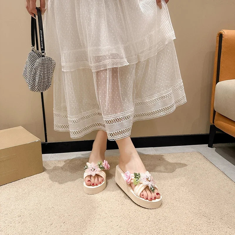 Elegant Flower Embroidered Resistant Thick Soled Flip Flops Sandals