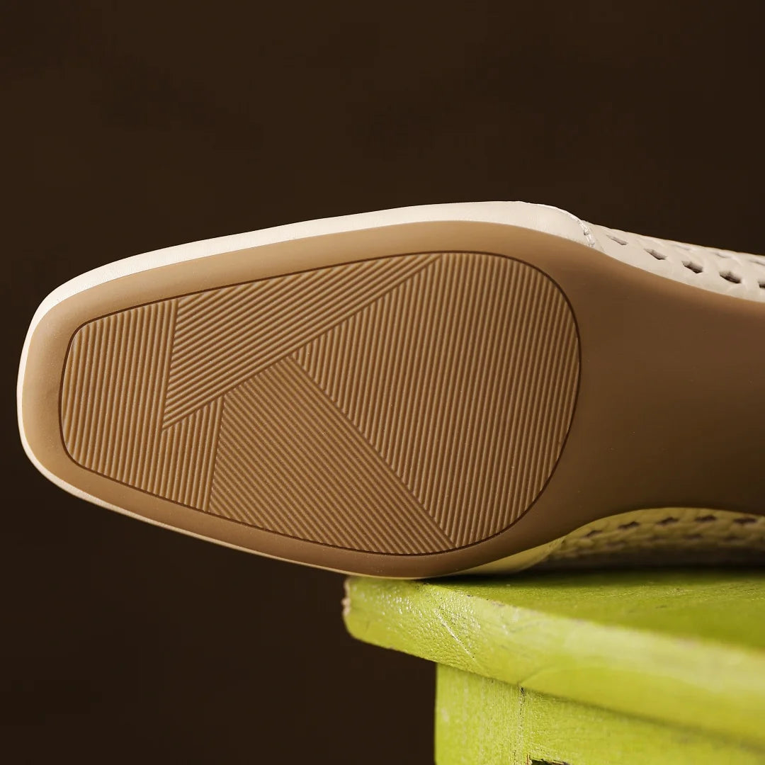 Elegant Hollow-out Sheepskin Patchwork Slip-on Breathable Thick Low Heel Pumps