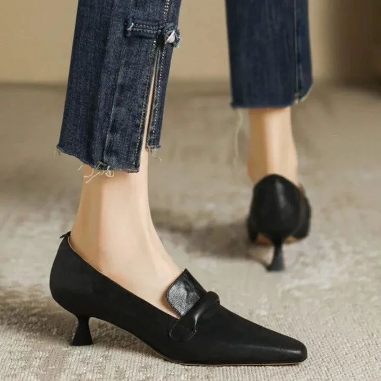 Classic Retro Temperament Low-Heeled Leather Pointed High Heels