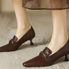 Classic Retro Temperament Low-Heeled Leather Pointed High Heels