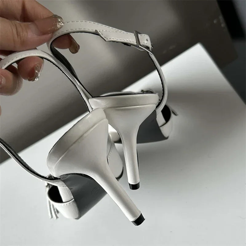 Fashion Belt Buckle Design Narrow Band Pointed Toe Pumps