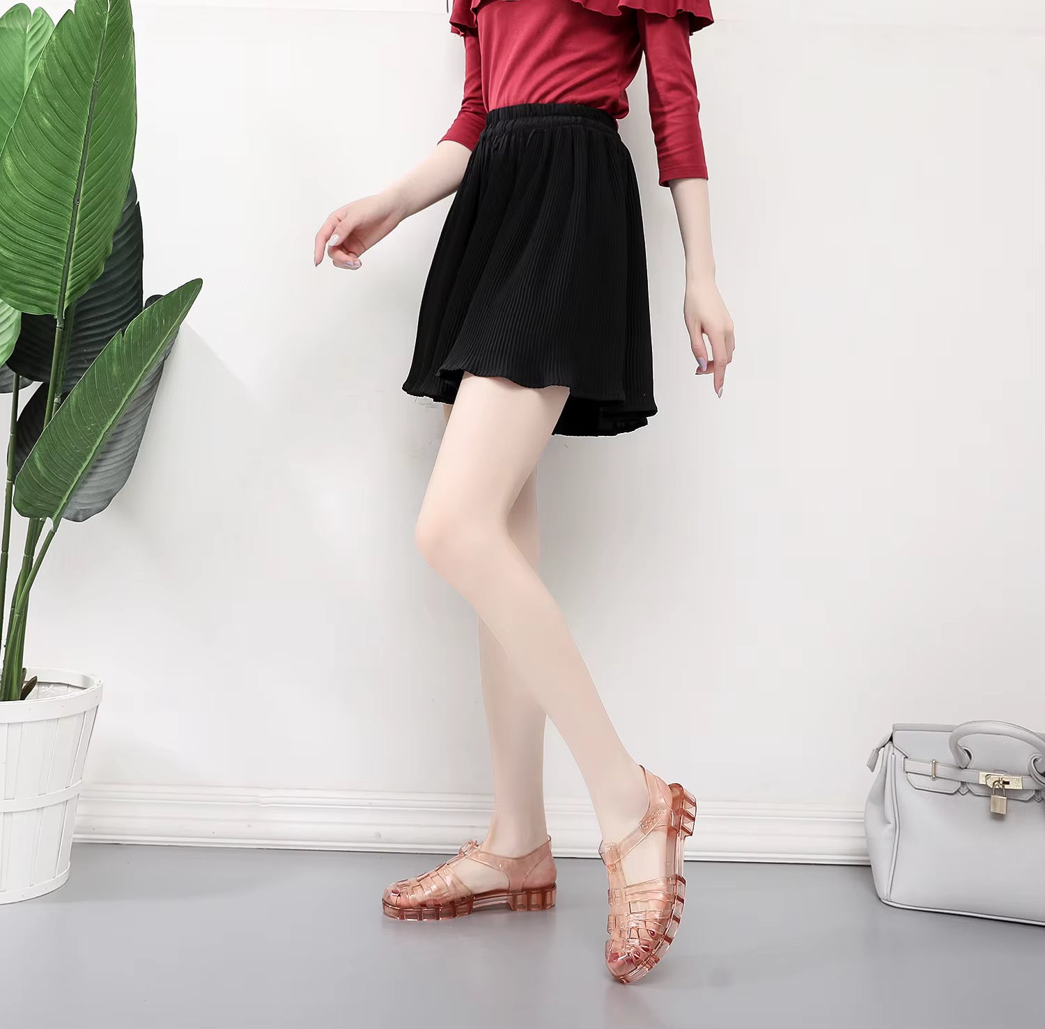 Fashionable Anti Slip Flat Bottomed Hollow Soft Soles Slippers