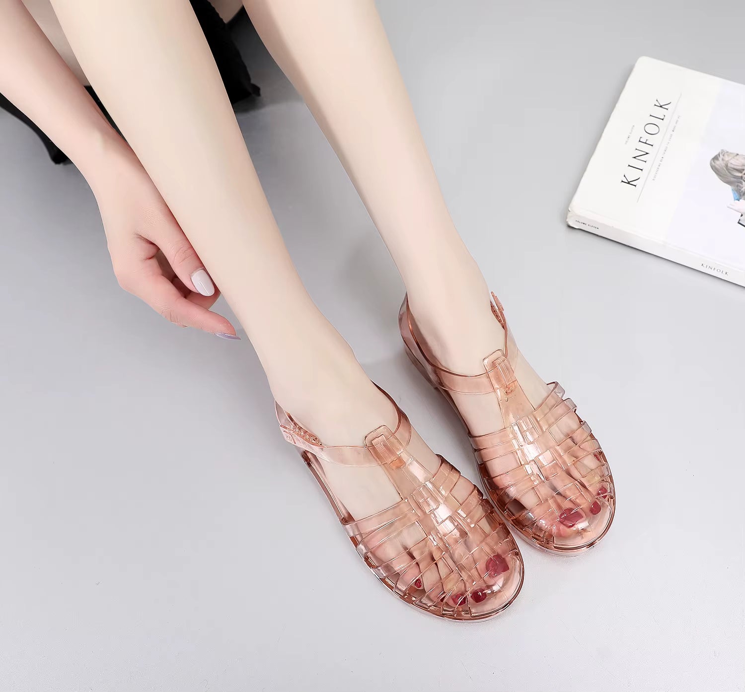 Fashionable Anti Slip Flat Bottomed Hollow Soft Soles Slippers
