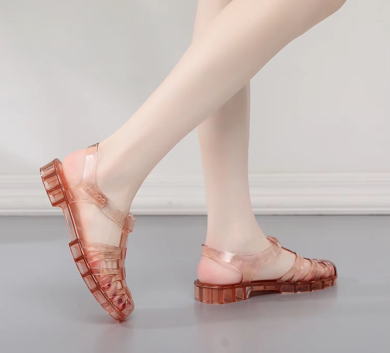 Fashionable Anti Slip Flat Bottomed Hollow Soft Soles Slippers
