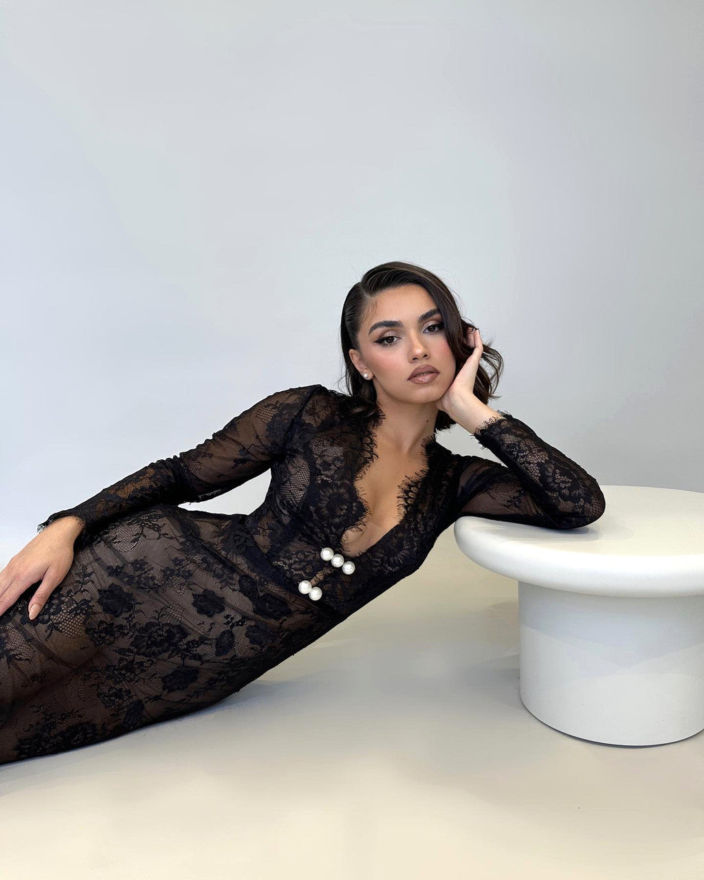 Long Sleeve Scalloped Lace Maxi Dress Black